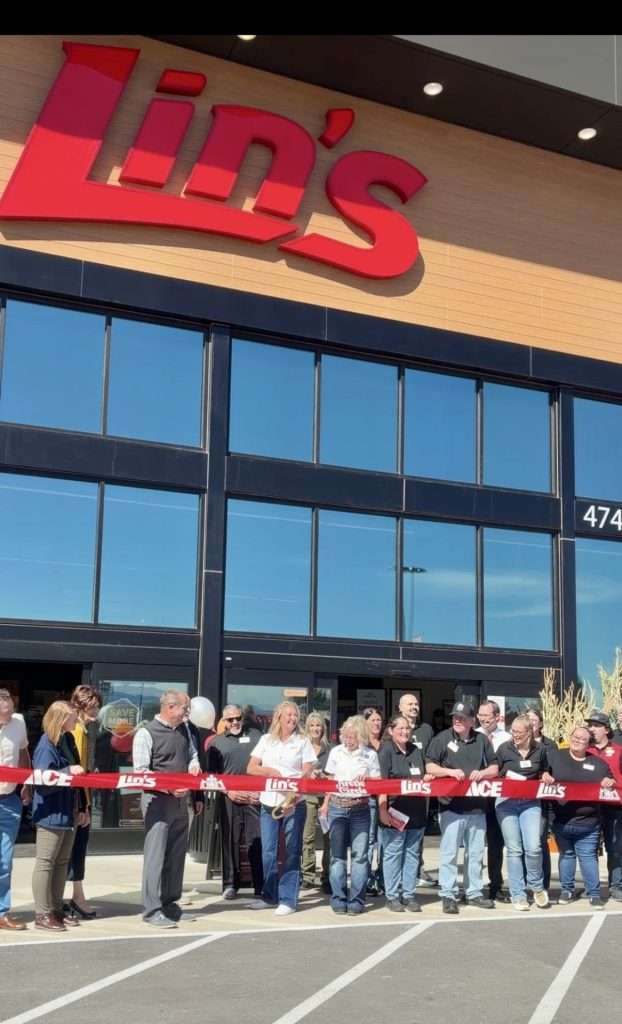 enoch lin’s market ribbon cutting image 1